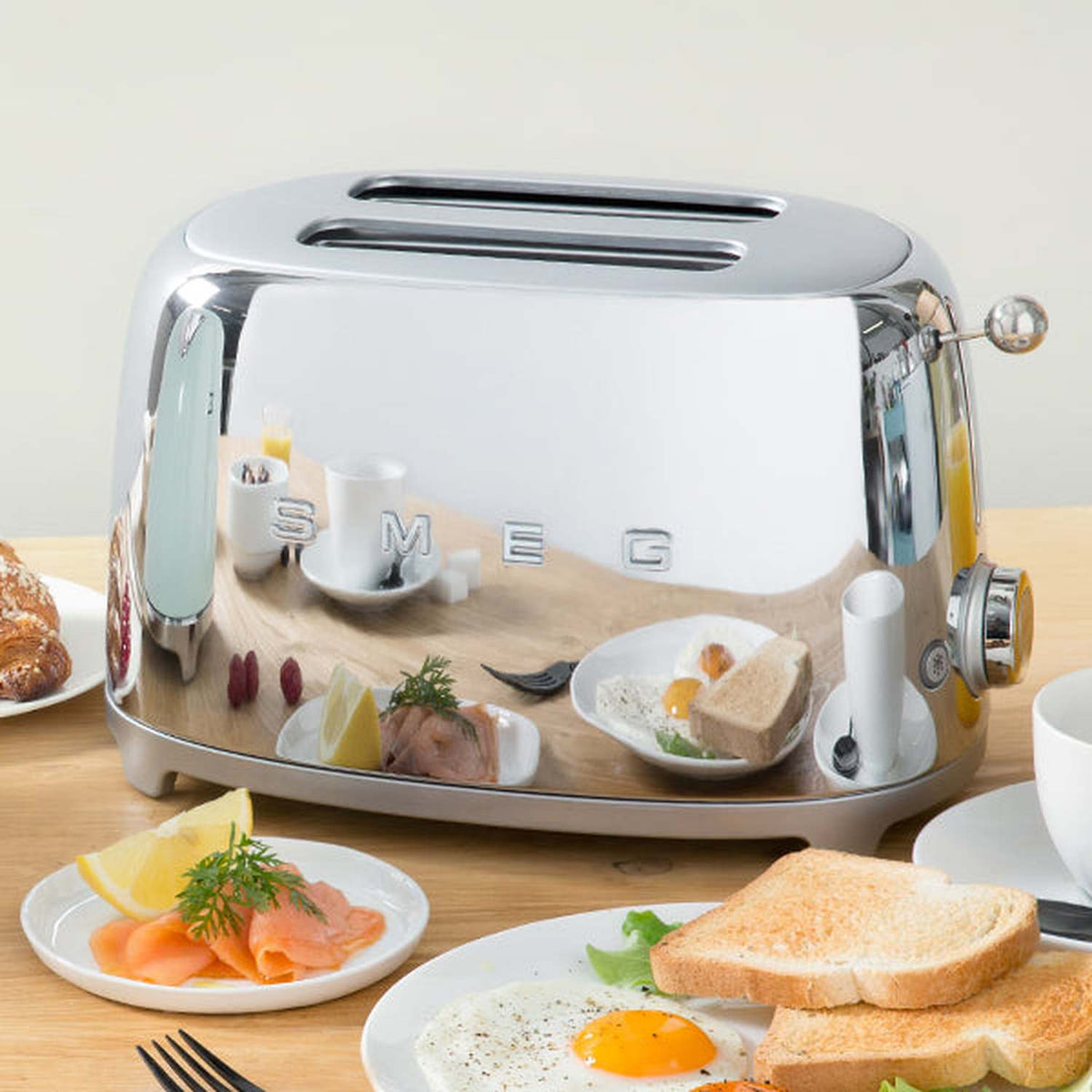 Smeg 2-Slice Toaster - Chrome | ECS Coffee Inc.