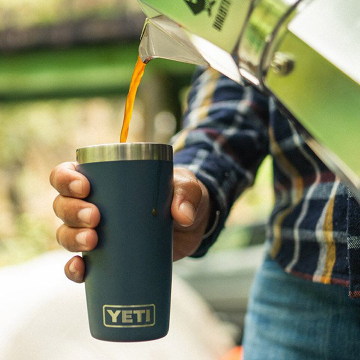 Yeti Rambler 10 oz Wine Tumbler with Maglisder Lid Navy