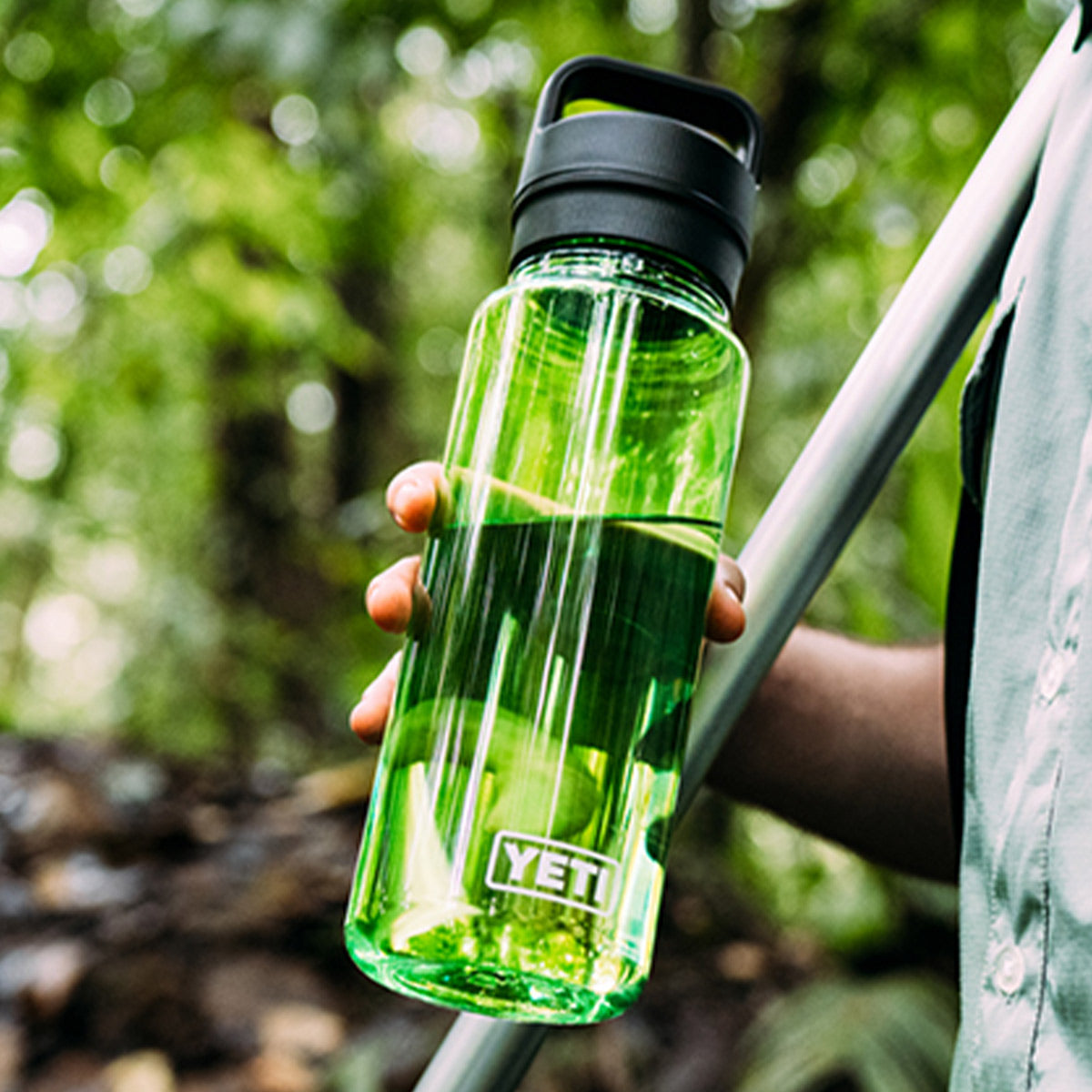YETI Yonder 750 ml/25 oz Water Bottle with Yonder Chug Cap, Clear