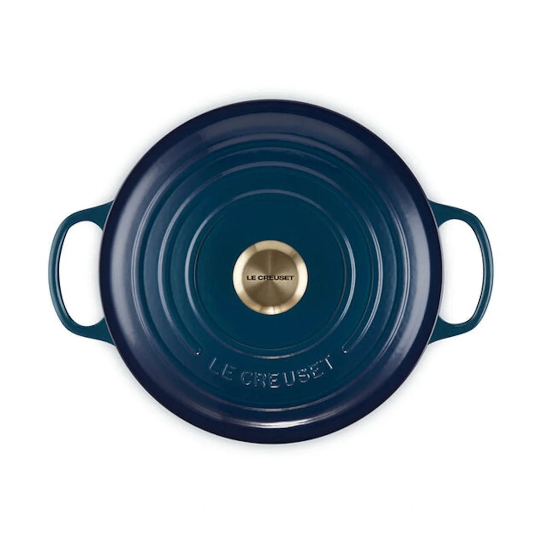 Le Creuset Signature Cast-Iron Round French Oven 5.3L - Agave