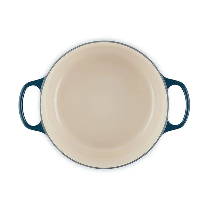 Le Creuset Signature Cast-Iron Round French Oven 5.3L - Agave