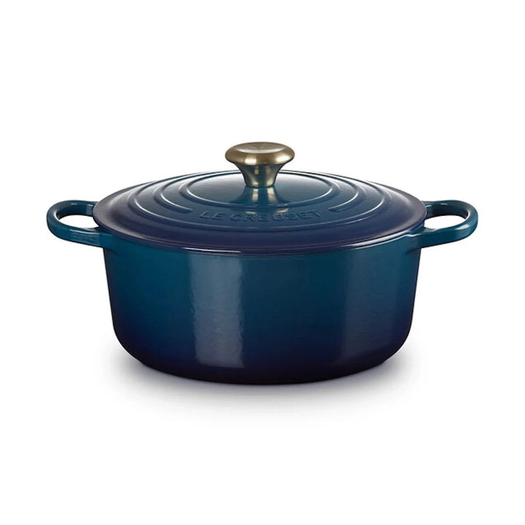 Le Creuset Signature Cast-Iron Round French Oven 5.3L - Agave