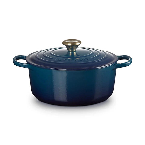 Le Creuset Signature Cast-Iron Round French Oven 5.3L - Agave