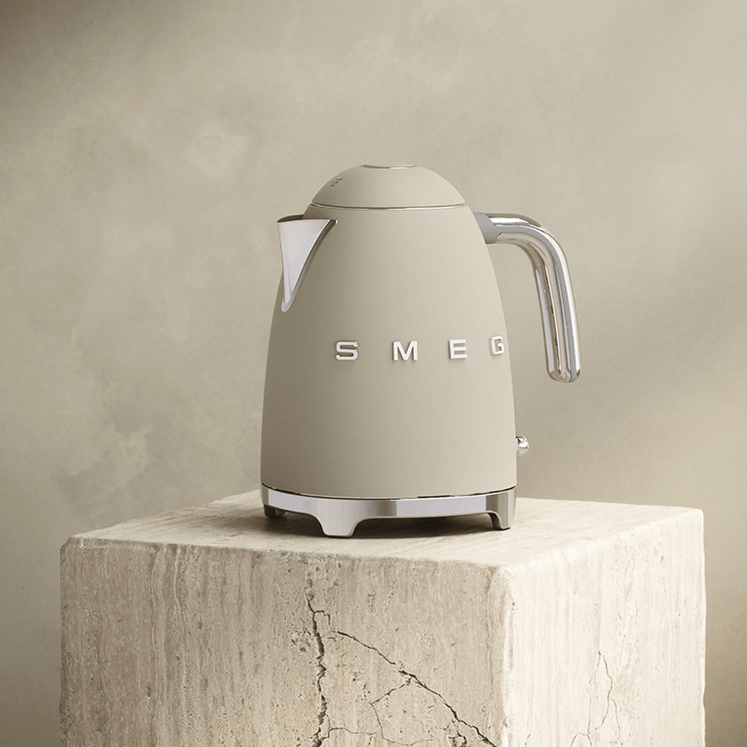 Smeg Electric Tea Kettle, Moonlight