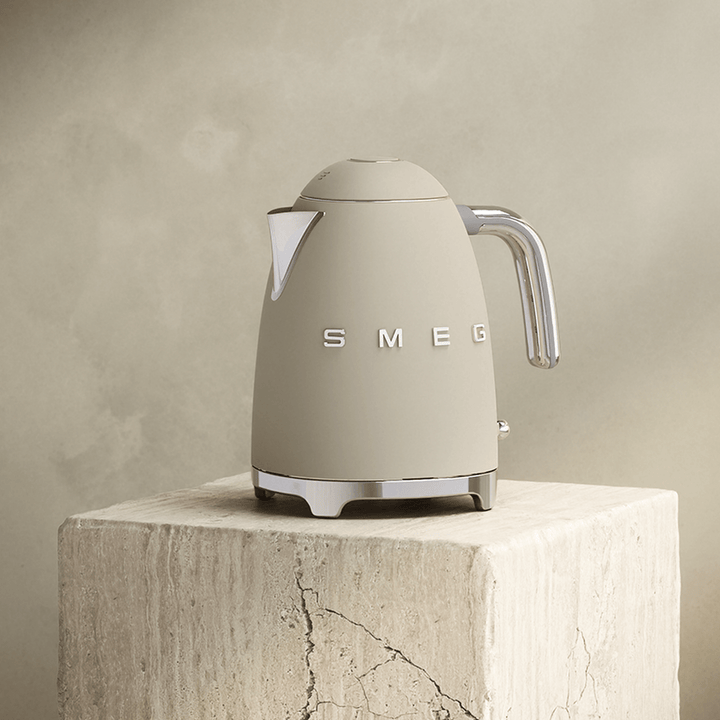 Smeg Electric Tea Kettle, Moonlight