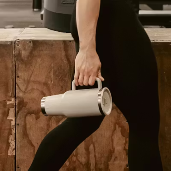 YETI Straw Travel Mug 40oz., Cape Taupe