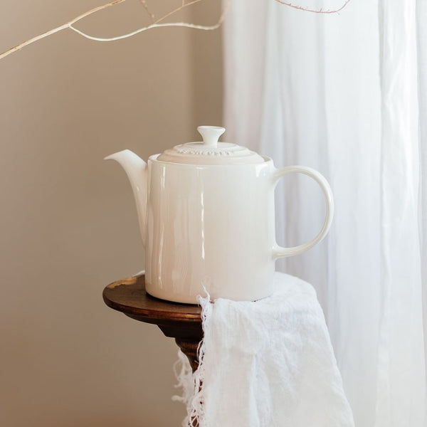 Le Creuset Grand Teapot, Meringue