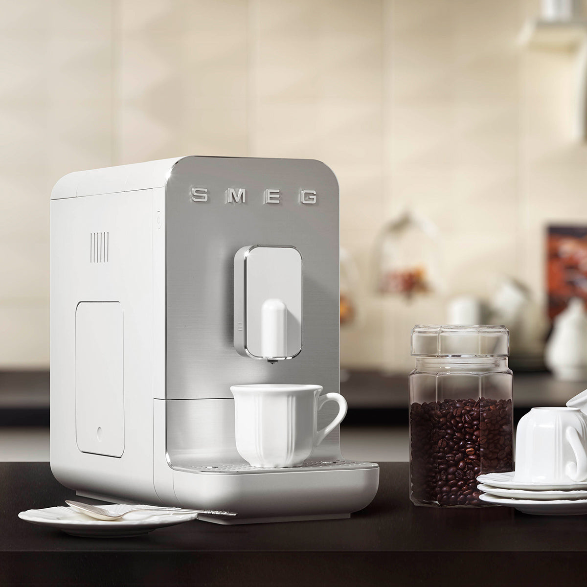 SMEG Cream Semi-Automatic Coffee and Espresso Machine with Milk